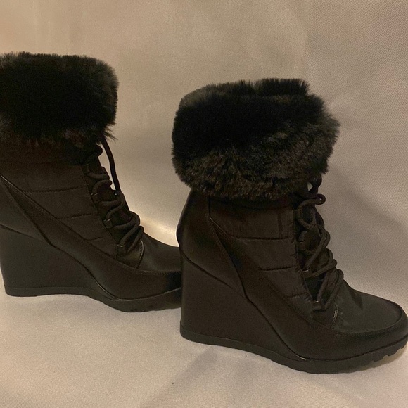 Black wedge boots with fur never worn - Picture 1 of 9